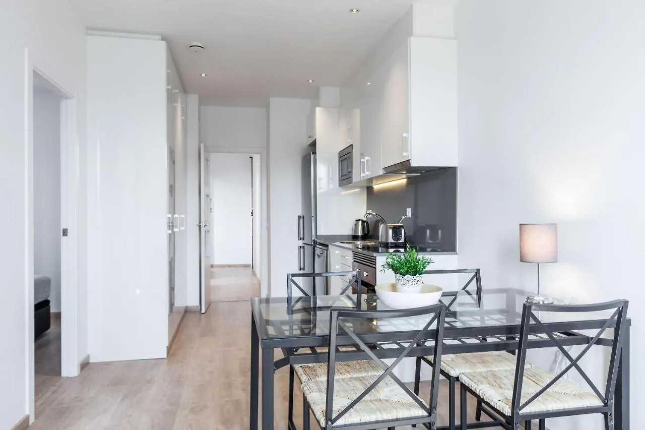 Bright Apartment With Balconies 34 Barcelona
