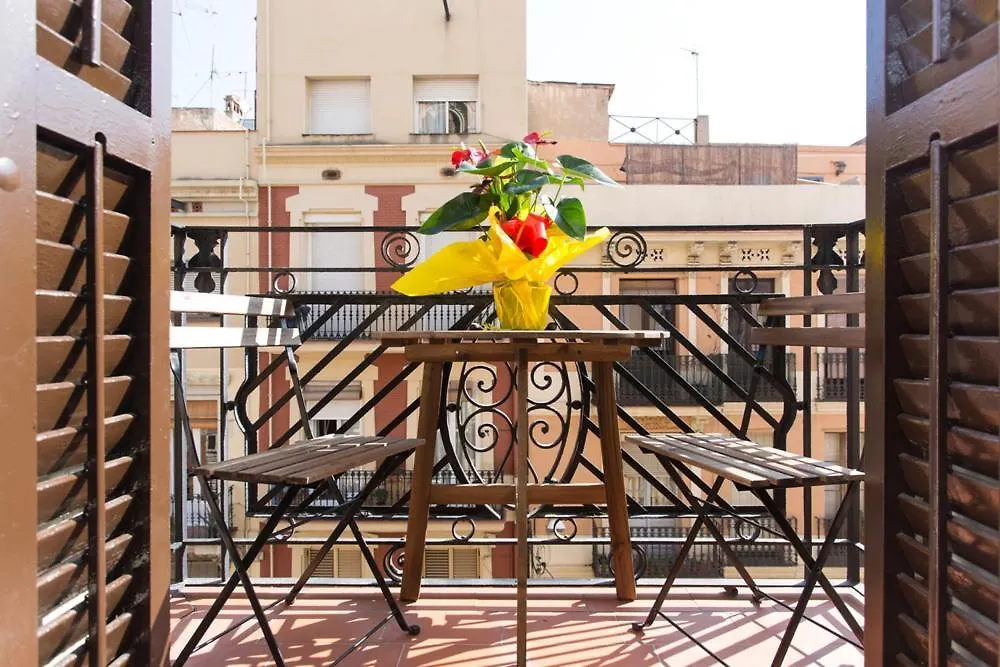 Bright Apartment With Balconies 34 Barcelona
